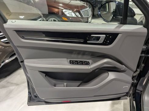 Used 2019 Porsche Cayenne AWD/4WD image 20