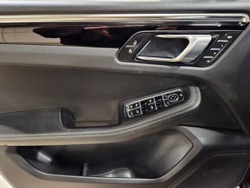 Used 2023 Porsche Macan S image 41