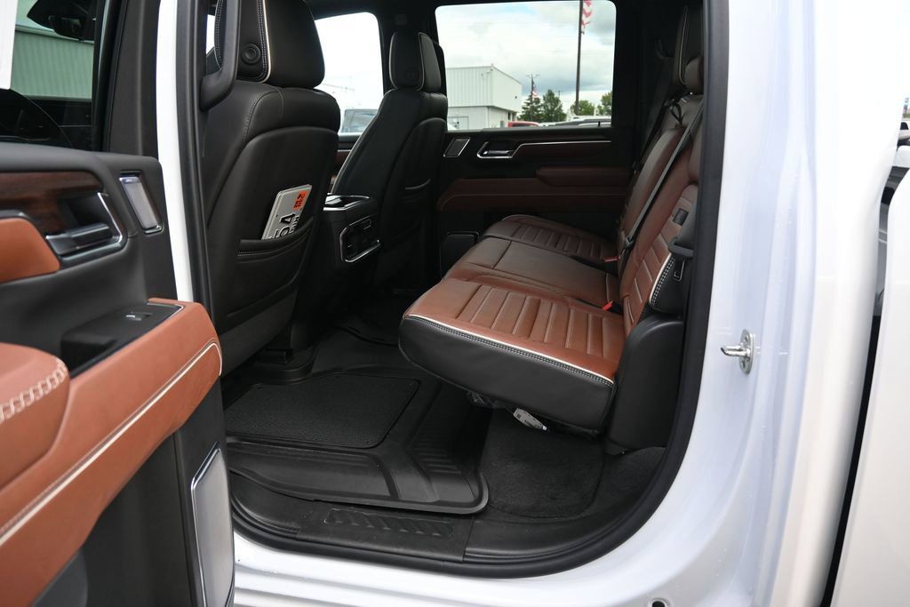 Used 2025 GMC Sierra 3500 Denali Ultimate AWD/4WD image 19