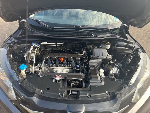 Used 2018 Honda HR-V EX image 10