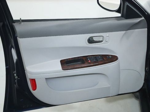 Used 2009 Buick LaCrosse CX image 19