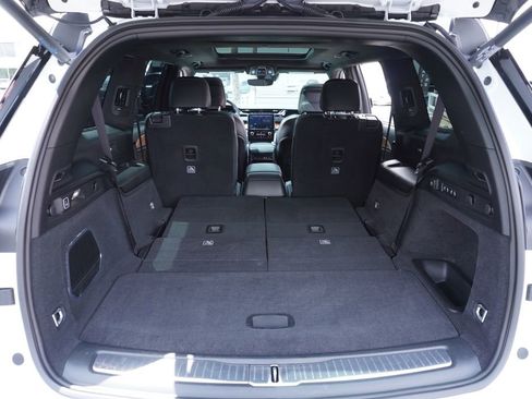 Used 2025 Jeep Grand Cherokee L Summit AWD/4WD image 8