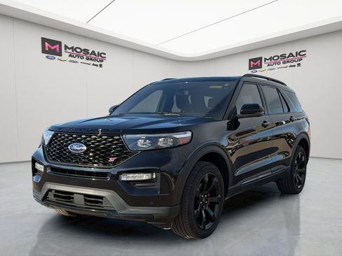 Used 2023 Ford Explorer ST w/ Equipment Group 401A image 3