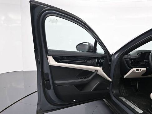 Used 2026 Porsche Panamera image 15