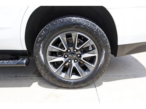 Used 2024 Chevrolet Tahoe Z71 w/ Z71 Off-Road Package AWD/4WD image 27