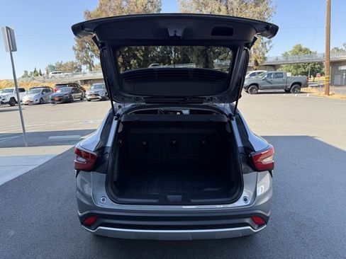 New 2025 Chevrolet Trax LT w/ Driver Confidence Package image 15