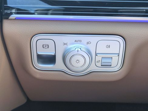 Certified 2026 Mercedes-Benz GLE 450 4MATIC image 17