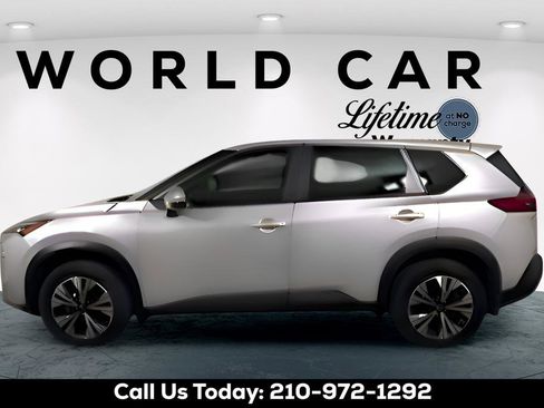 Used 2023 Nissan Rogue SV FWD image 4