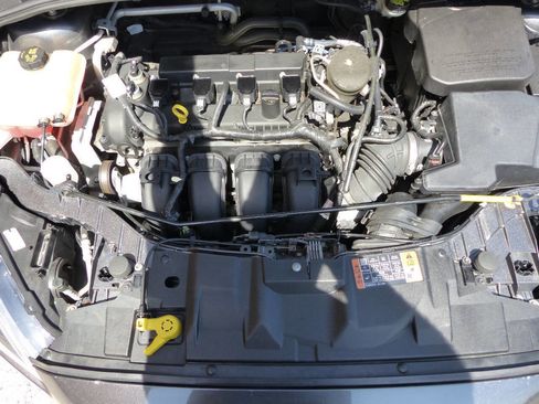 Used 2016 Ford Focus SE w/ Equipment Group 201A FWD image 31