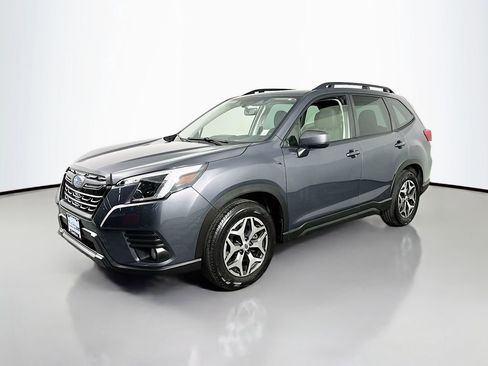 Used 2023 Subaru Forester Premium AWD/4WD image 4