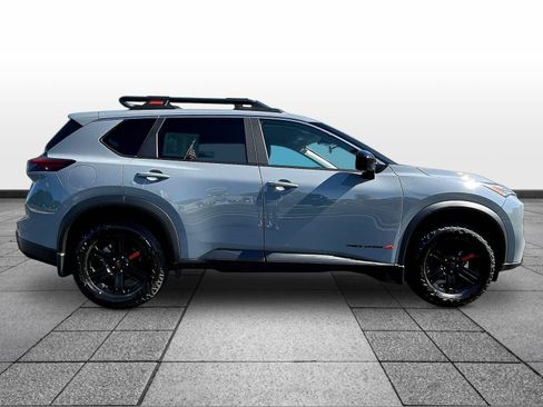 Certified 2026 Nissan Rogue SV AWD/4WD image 4