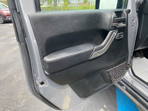 Used 2018 Jeep Wrangler Unlimited Sport AWD/4WD image 39