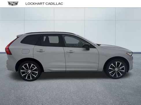 Used 2025 Volvo XC60 B5 Plus image 2
