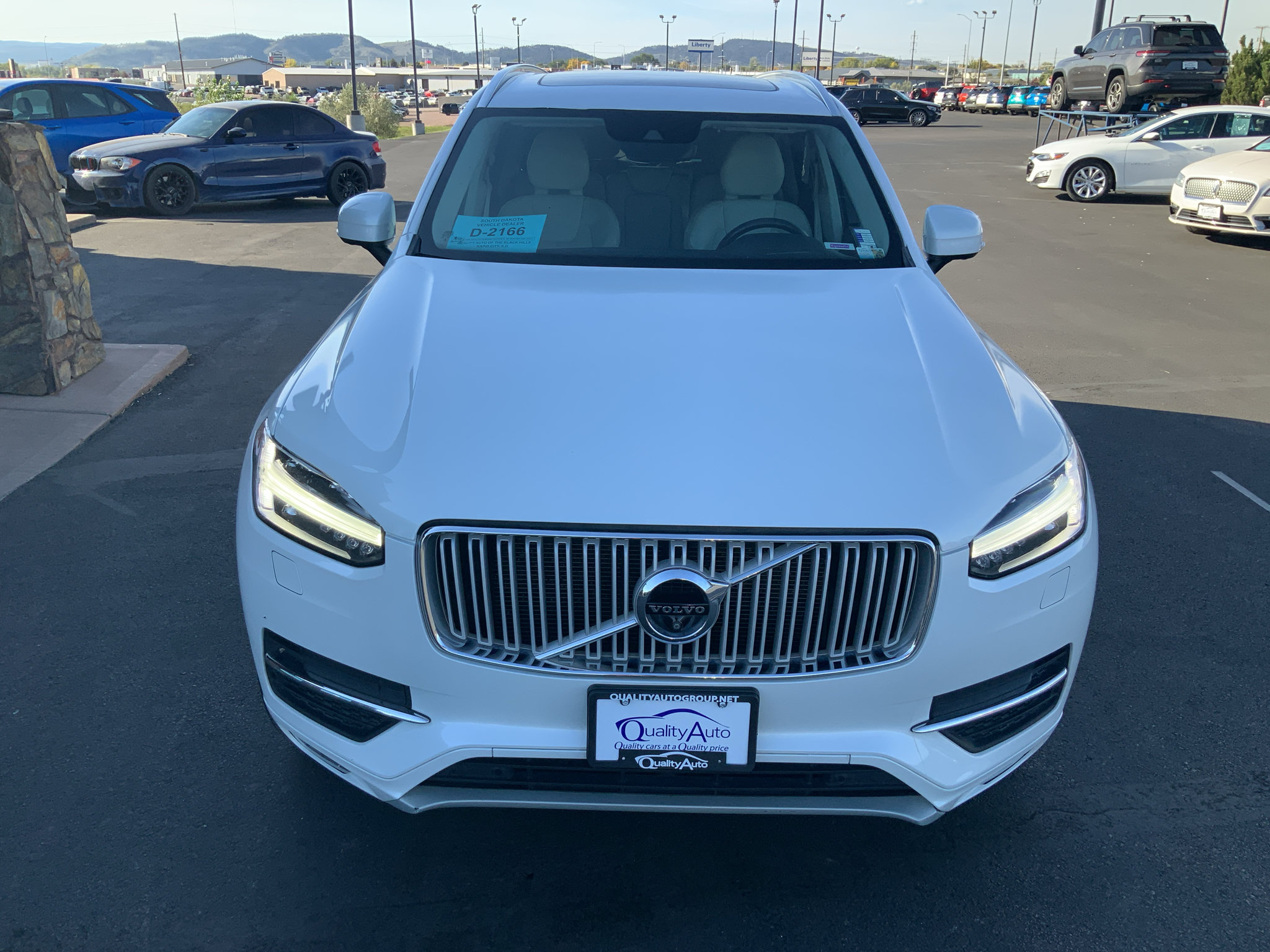 Used 2018 Volvo XC90 T6 Inscription w/ Convenience Package AWD/4WD image 3