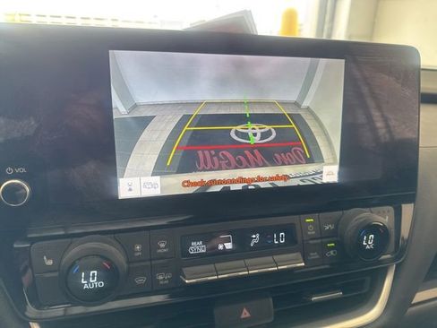Certified 2024 Toyota Grand Highlander AWD image 19