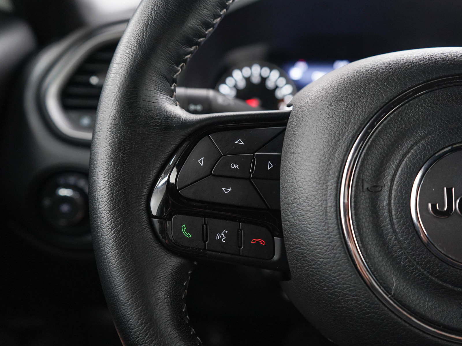 Used 2021 Jeep Renegade Latitude AWD/4WD image 26