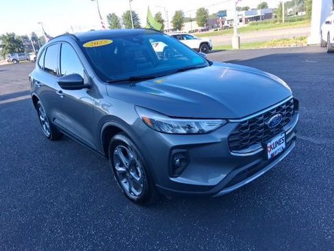 Used 2025 Ford Escape ST-Line Select AWD/4WD image 6