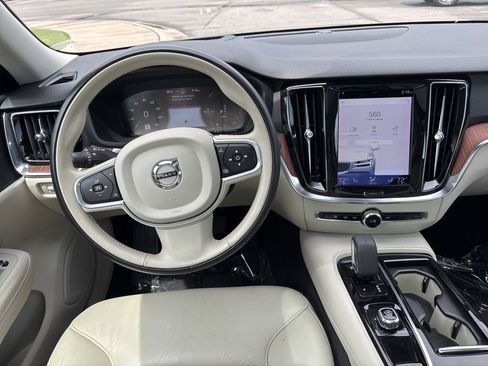 Used 2022 Volvo S60 T8 R-Design Expression w/ Advanced Package image 39