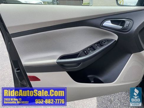 Used 2015 Ford Focus SE FWD image 9
