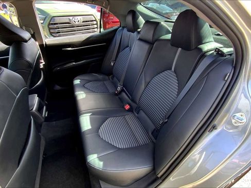 Used 2024 Toyota Camry SE image 19