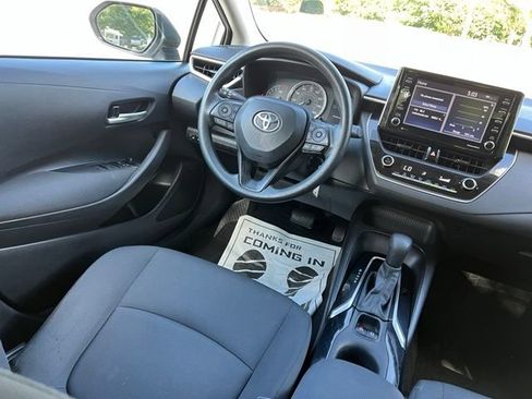 Used 2021 Toyota Corolla LE FWD image 26