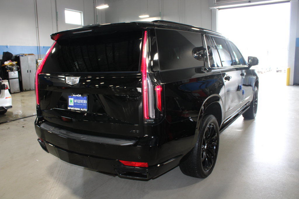 Used 2023 Cadillac Escalade ESV Sport Platinum w/ LPO, ONYX Package AWD/4WD image 26
