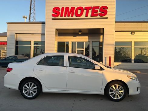 Used 2009 Toyota Corolla LE image 1