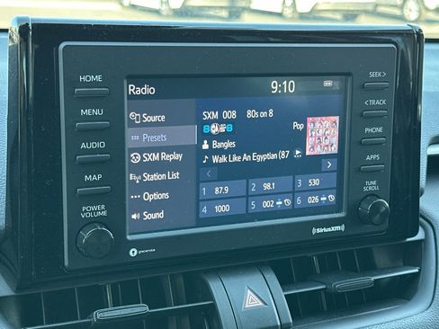 Used 2022 Toyota RAV4 LE image 18