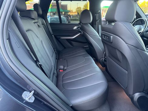 Used 2022 BMW X5 xDrive40i w/ M Sport Package image 21