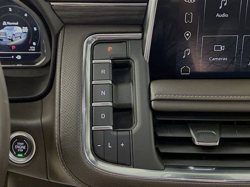 Used 2023 GMC Yukon SLT w/ Max Trailering Package image 21