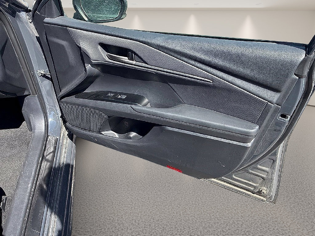 Used 2026 Toyota Camry SE FWD image 28