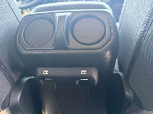 Used 2024 Jeep Wrangler Unlimited Sport AWD/4WD image 16