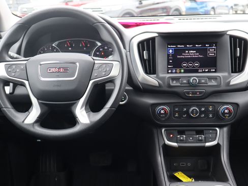 Used 2024 GMC Terrain SLE w/ Driver Convenience Package FWD image 13