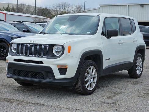 Used 2023 Jeep Renegade Latitude image 10