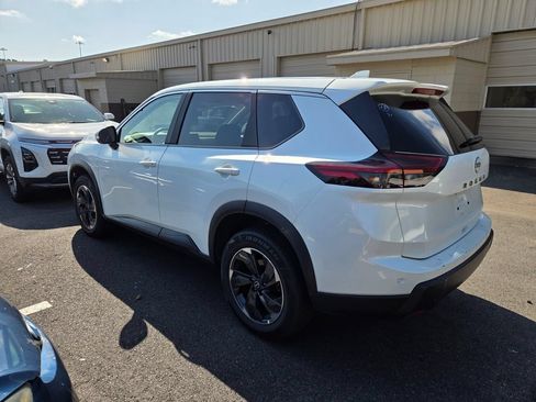 Used 2025 Nissan Rogue SV FWD image 4