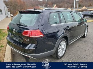 Used 2018 Volkswagen Golf Alltrack SE video 3