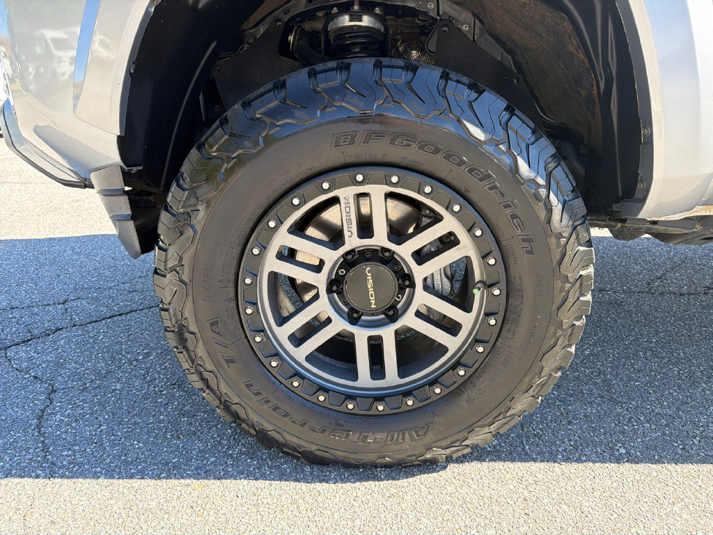 Used 2019 Toyota Tacoma SR5 AWD/4WD image 11