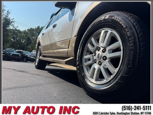 Used 2011 Ford Expedition XLT w/ 202A Rapid Spec Order Code AWD/4WD image 9