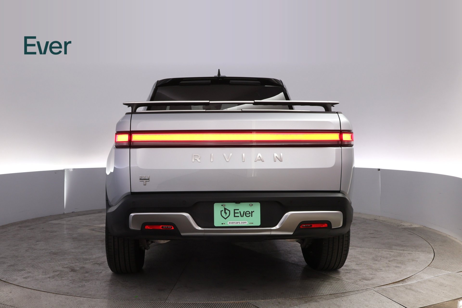 Used 2024 Rivian R1T Adventure Dual AWD/4WD image 15