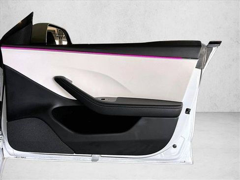 Used 2025 Tesla Model 3 Long Range RWD image 19