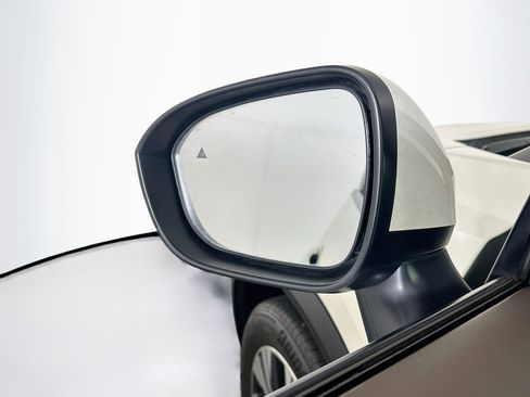 Used 2023 Nissan Rogue SV FWD image 16