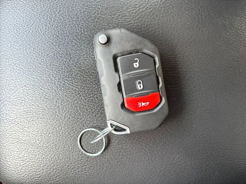 Used 2023 Jeep Wrangler Unlimited Rubicon 4xe AWD/4WD image 32