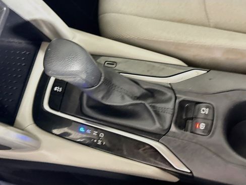Used 2024 Toyota Corolla Cross L FWD image 20