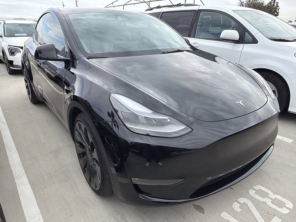 Used 2023 Tesla Model Y Performance AWD/4WD image 3