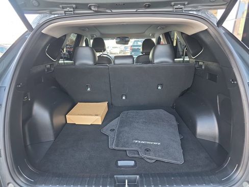 Used 2022 Hyundai Tucson Limited image 17