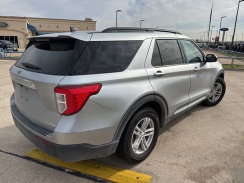 Used 2021 Ford Explorer XLT image 10