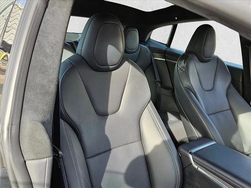 Used 2022 Tesla Model S image 21