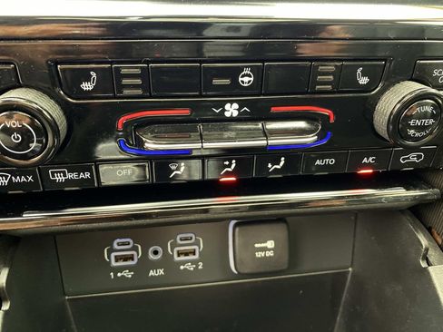 Certified 2023 Jeep Grand Cherokee Limited AWD/4WD image 17