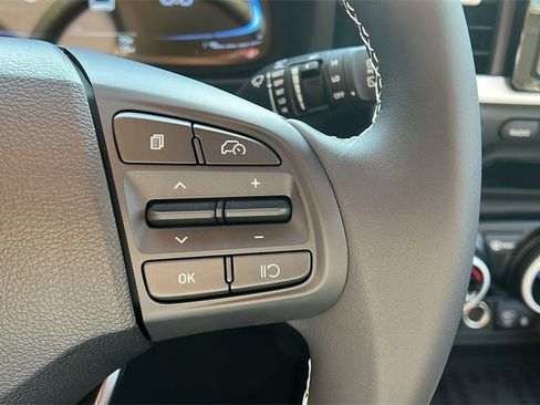 New 2025 Hyundai Venue Limited image 21