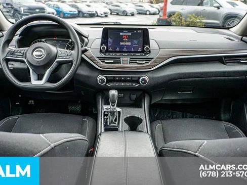 Used 2025 Nissan Altima 2.5 SV image 25